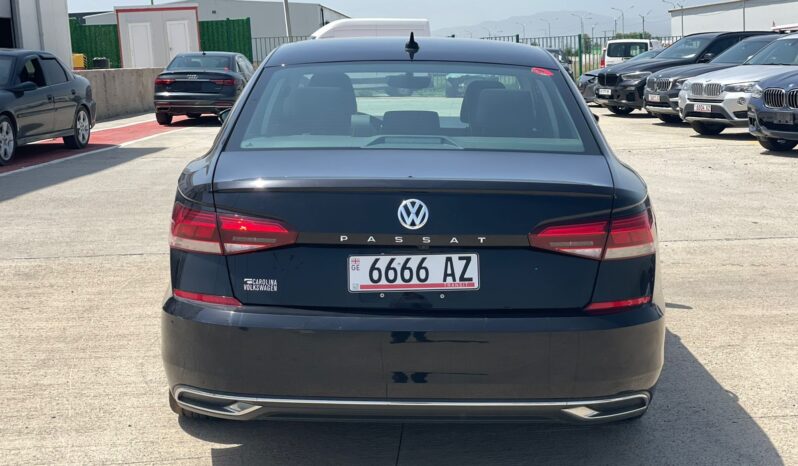 
								Volkswagen Passat full									