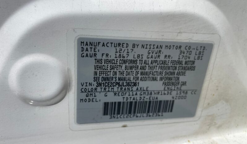 
								Nissan Versa full									