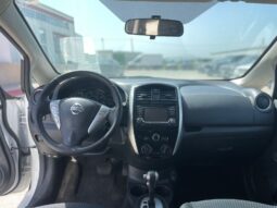 
										Nissan Versa full									