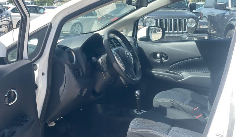 
								Nissan Versa full									