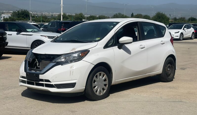 
								Nissan Versa full									