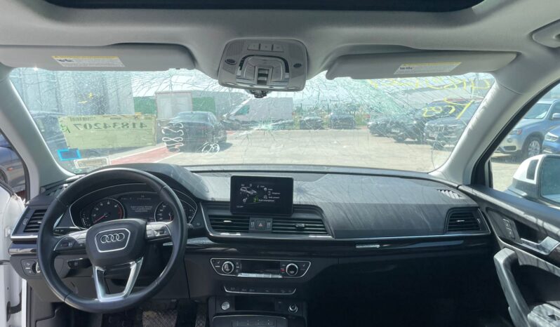 
								Audi Q5 full									
