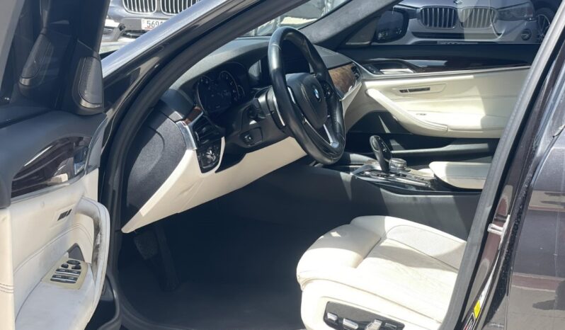 
								BMW 540i full									