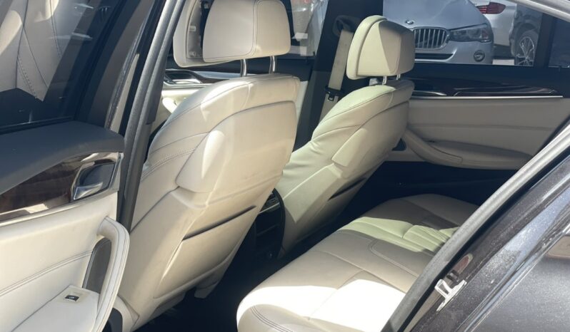 
								BMW 540i full									