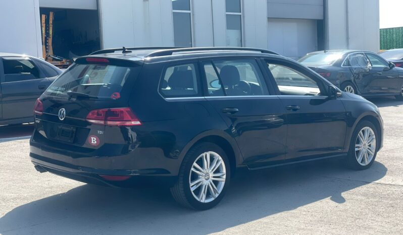 
								Volkswagen Golf full									