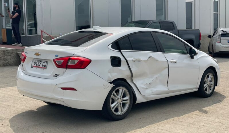 
								Chevrolet Cruze full									