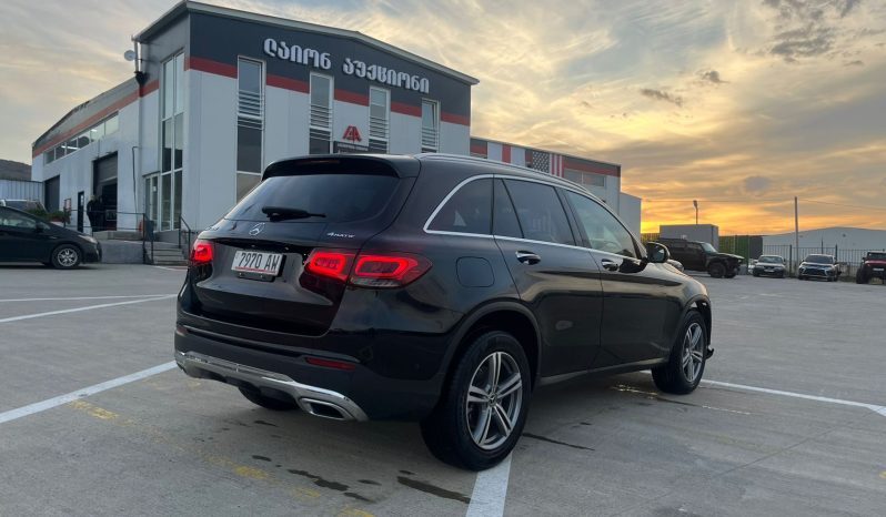 
								Mercedes-Benz GLC 300 full									