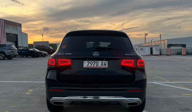 
								Mercedes-Benz GLC 300 full									