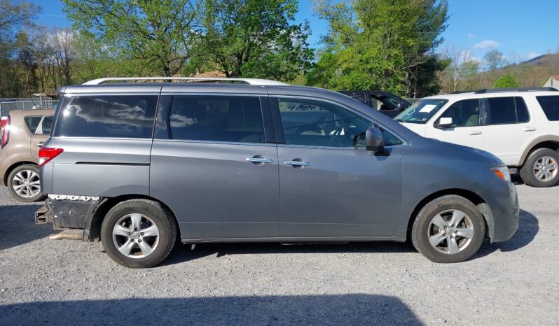 
								Nissan Quest full									