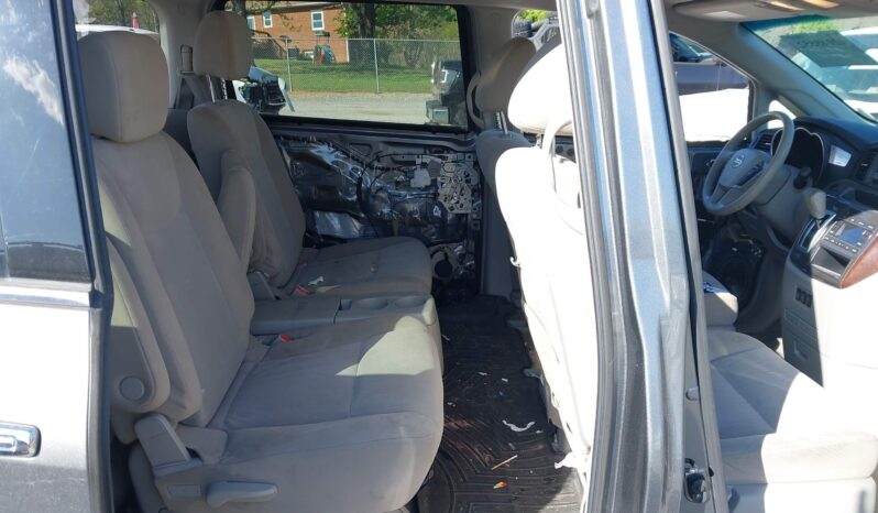 
								Nissan Quest full									