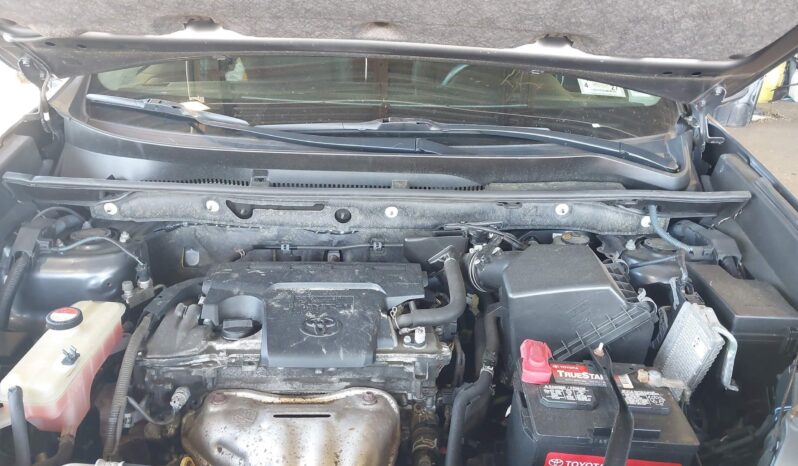 
								Toyota RAV4 Xle full									