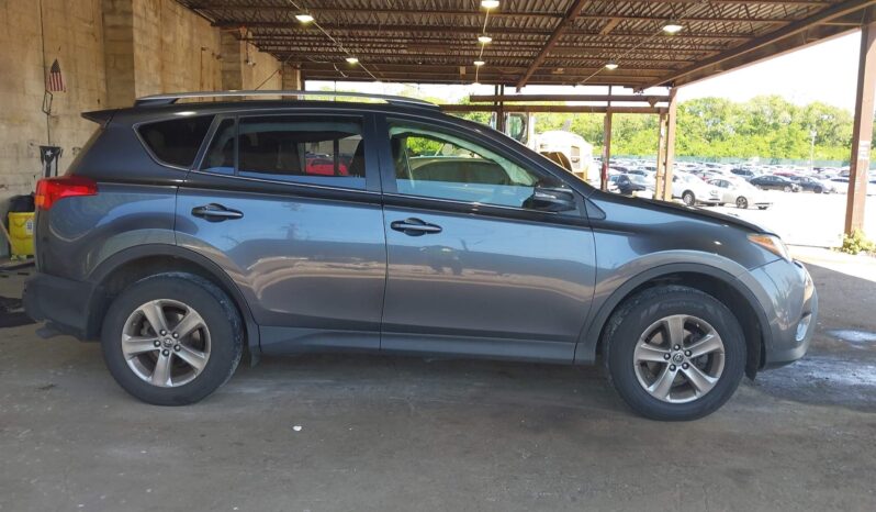 
								Toyota RAV4 Xle full									