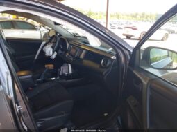 
										Toyota RAV4 Xle full									