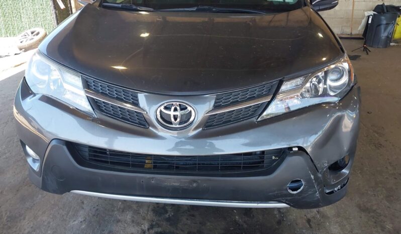 
								Toyota RAV4 Xle full									