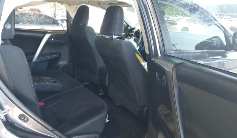 
								Toyota RAV4 Xle full									