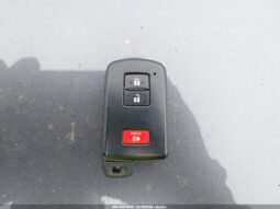 
										Toyota RAV4 Hybrid Xle full									