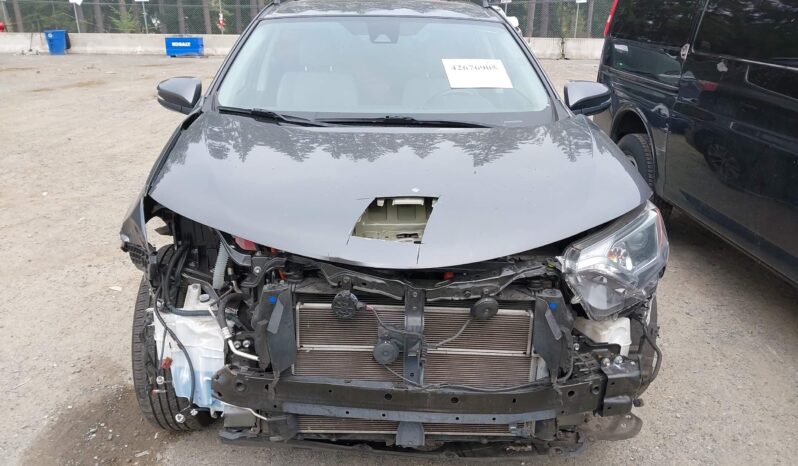 
								Toyota RAV4 Hybrid Xle full									