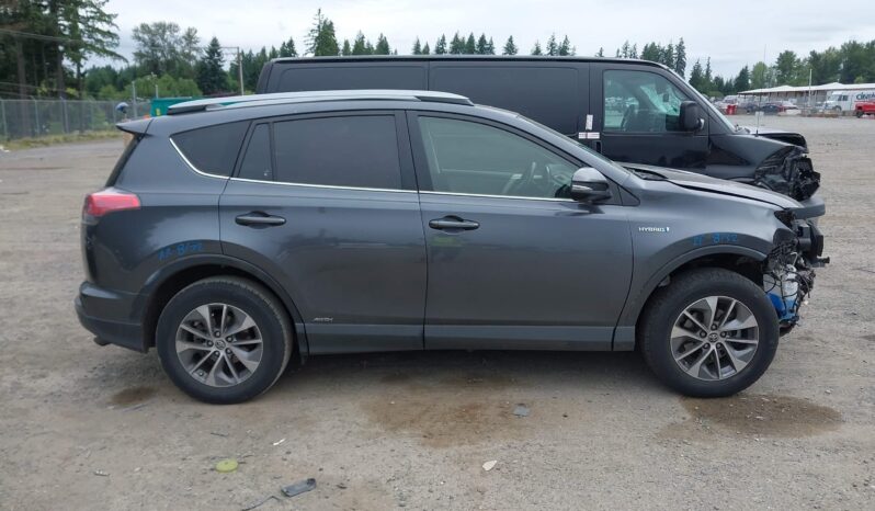 
								Toyota RAV4 Hybrid Xle full									