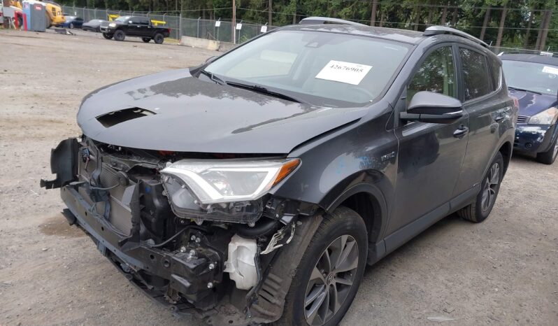 
								Toyota RAV4 Hybrid Xle full									