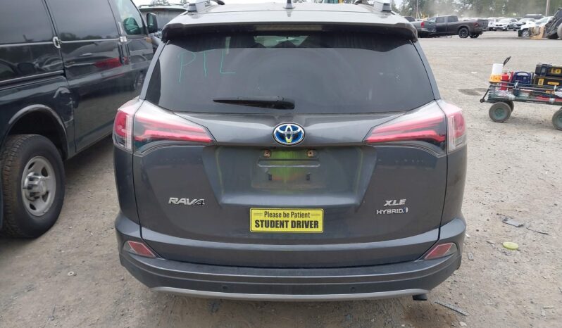 
								Toyota RAV4 Hybrid Xle full									
