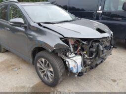 
										Toyota RAV4 Hybrid Xle full									