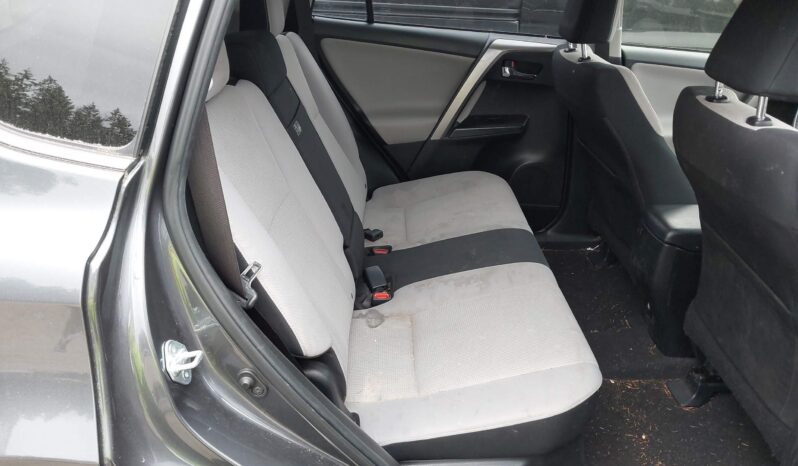 
								Toyota RAV4 Hybrid Xle full									