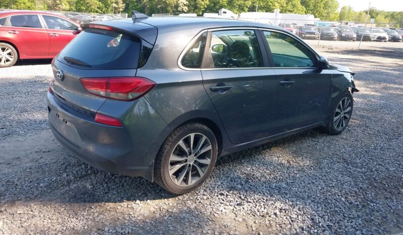 
								HYUNDAI ELANTRA GT full									