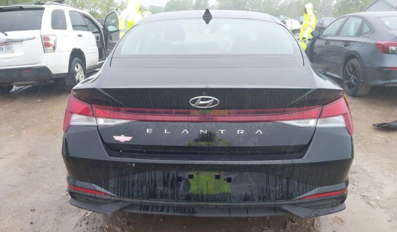 
								HYUNDAI ELANTRA full									