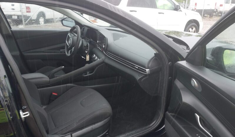 
								HYUNDAI ELANTRA full									