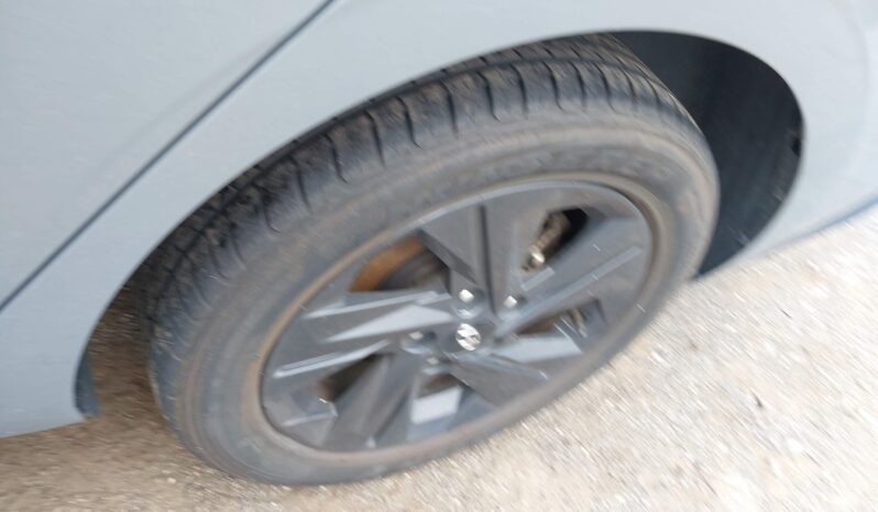
								Hyundai Elantra full									