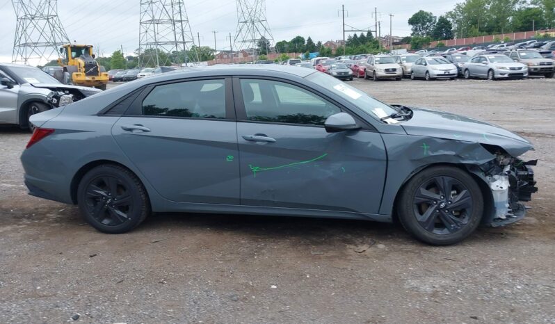 
								Hyundai Elantra full									