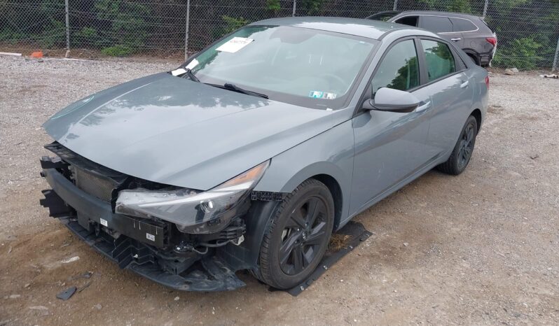 
								Hyundai Elantra full									