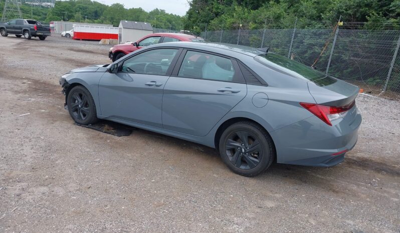 
								Hyundai Elantra full									