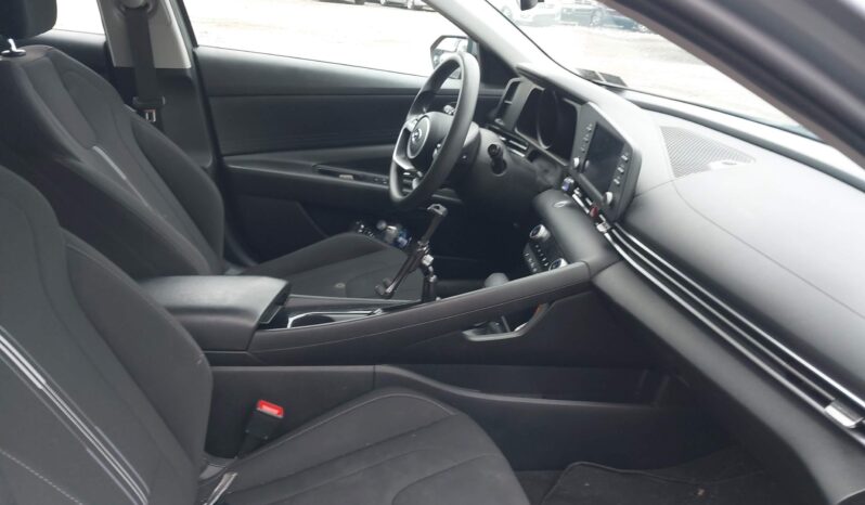 
								Hyundai Elantra full									