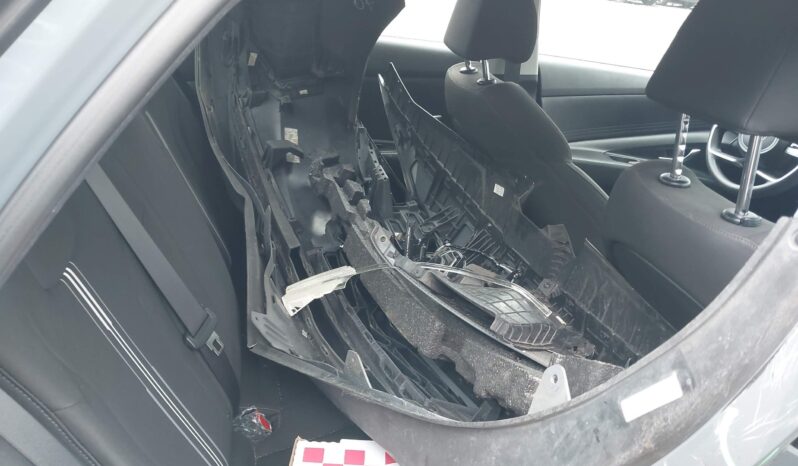 
								Hyundai Elantra full									