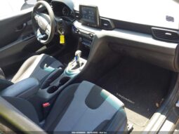
										Hyundai Veloster full									