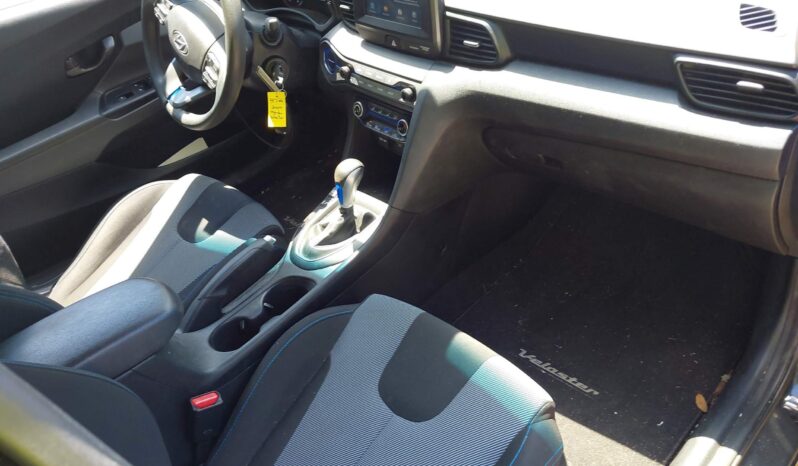 
								Hyundai Veloster full									