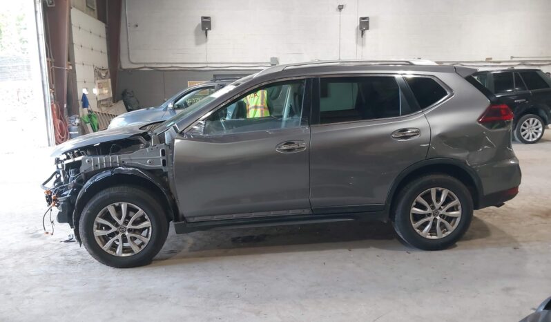 
								Nissan Rogue full									