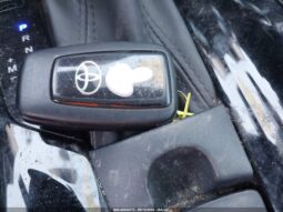 
										Toyota C-HR full									