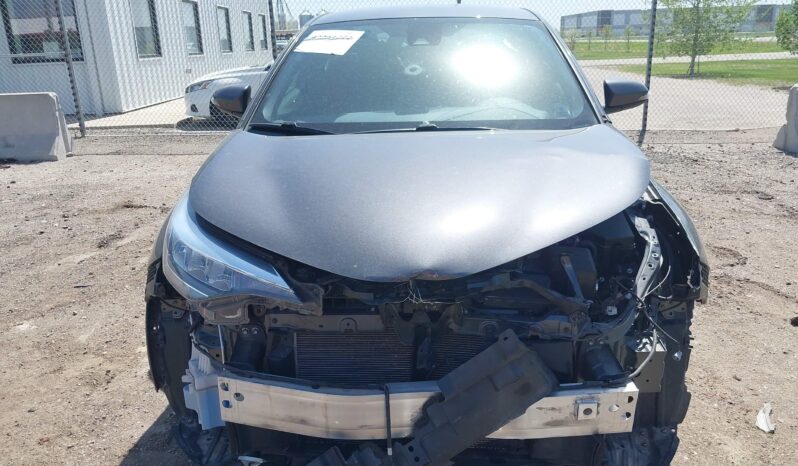 
								Toyota C-HR full									