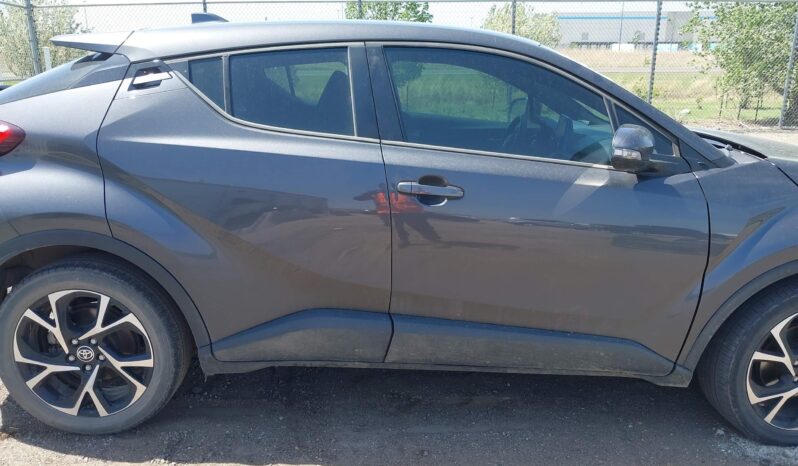
								Toyota C-HR full									
