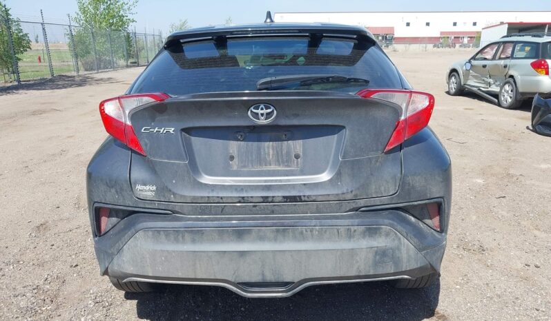 
								Toyota C-HR full									