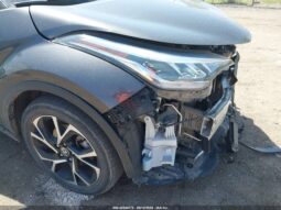 
										Toyota C-HR full									