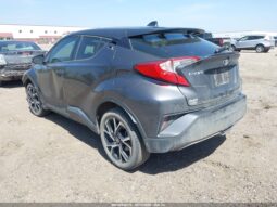 
										Toyota C-HR full									