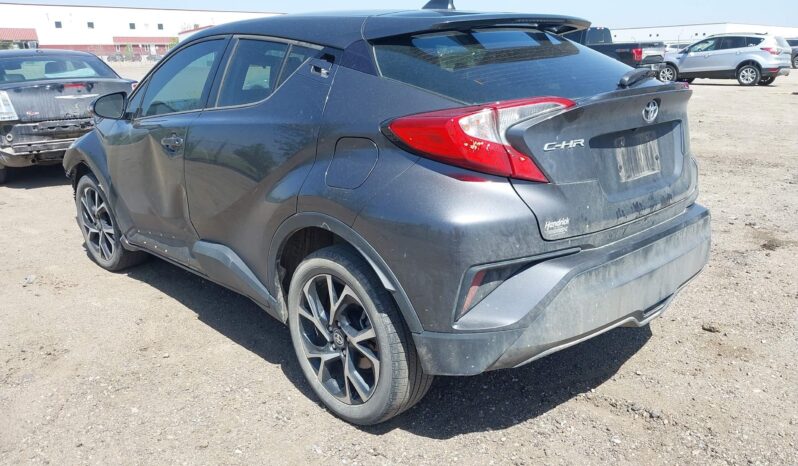 
								Toyota C-HR full									