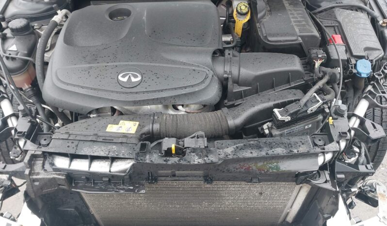 
								2017 Infiniti QX30 full									