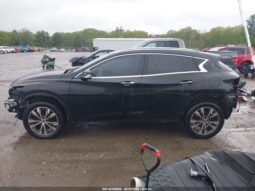 
										2017 Infiniti QX30 full									