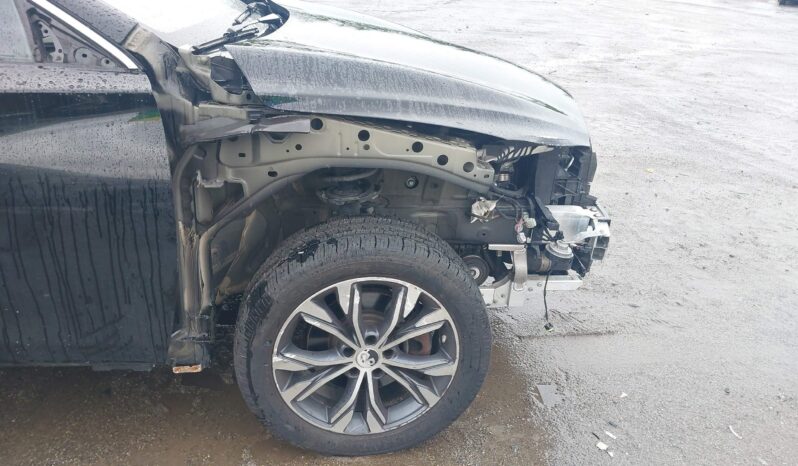 
								2017 Infiniti QX30 full									