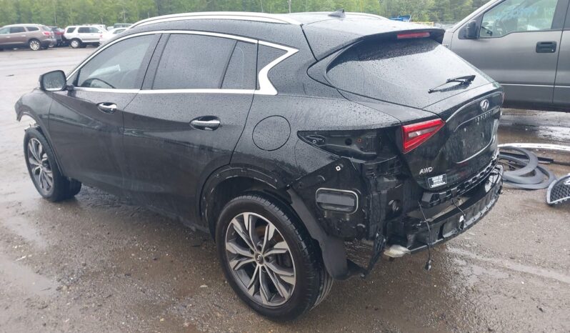 
								2017 Infiniti QX30 full									