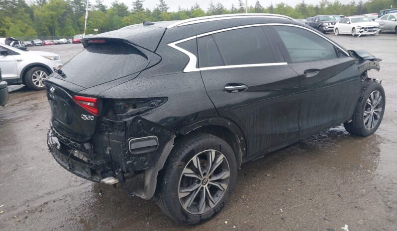 
								2017 Infiniti QX30 full									
